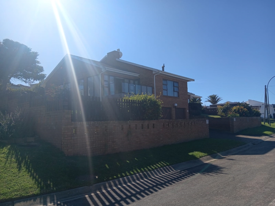 To Let 3 Bedroom Property for Rent in Dana Bay Western Cape
